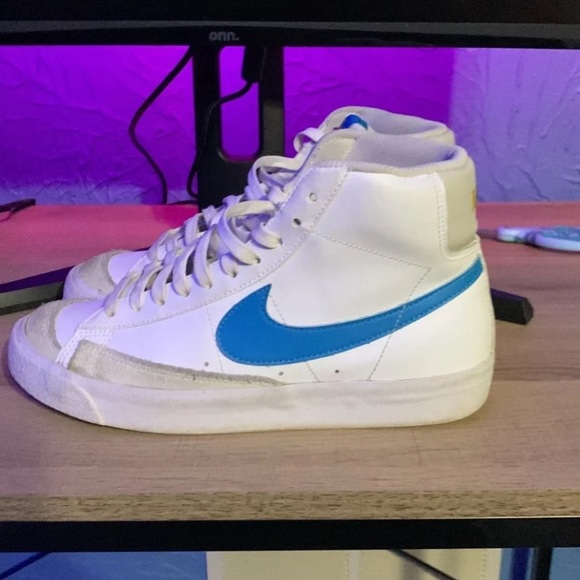 Nike Blazers Mid 77 - Picture 2 of 3